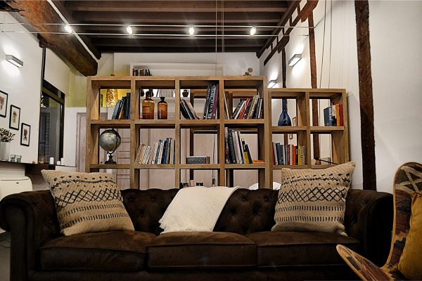 Гостиная с библиотекой