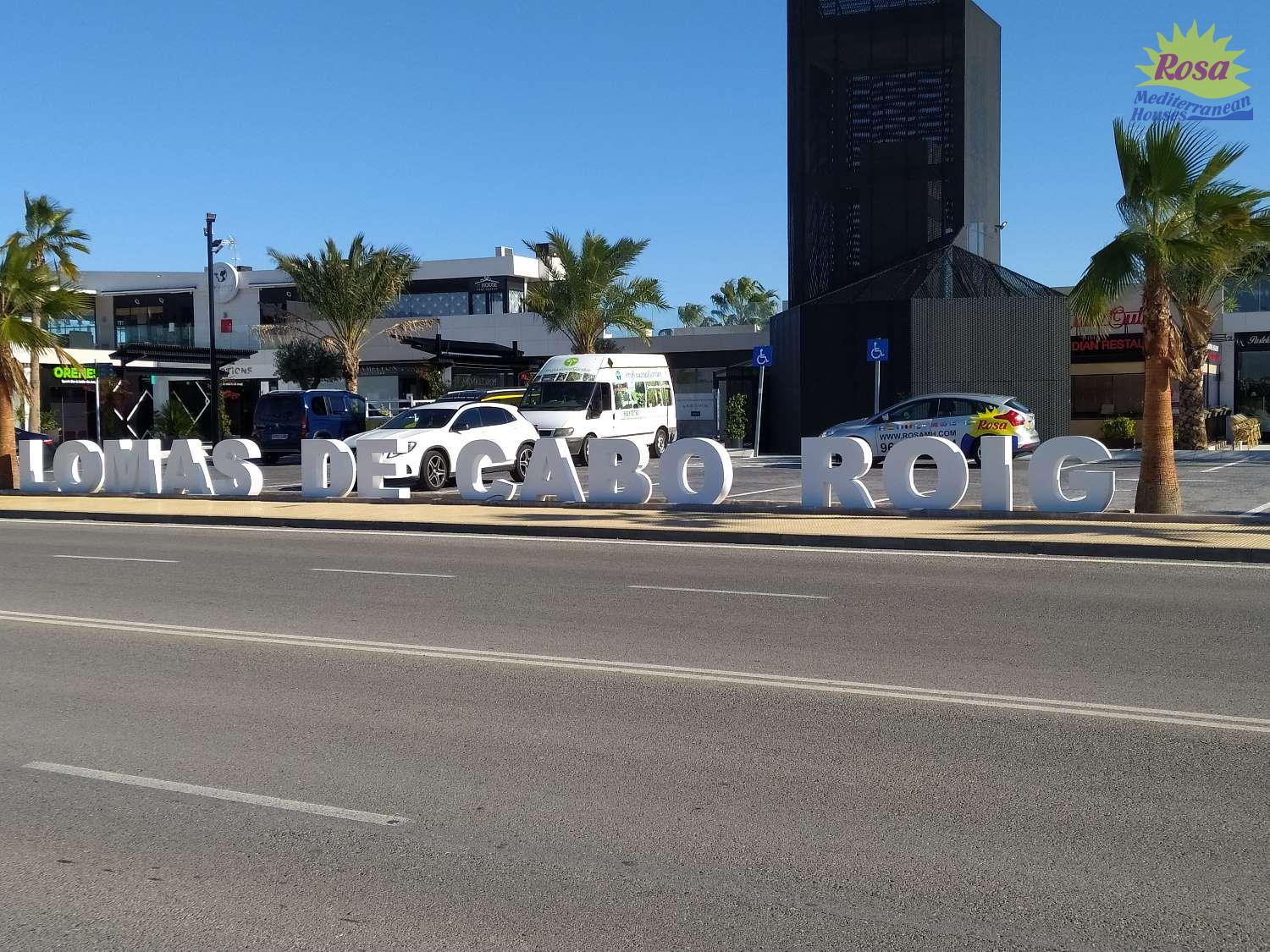 B-2947. Smuk 2 værelses duplex i Cabo Roig.