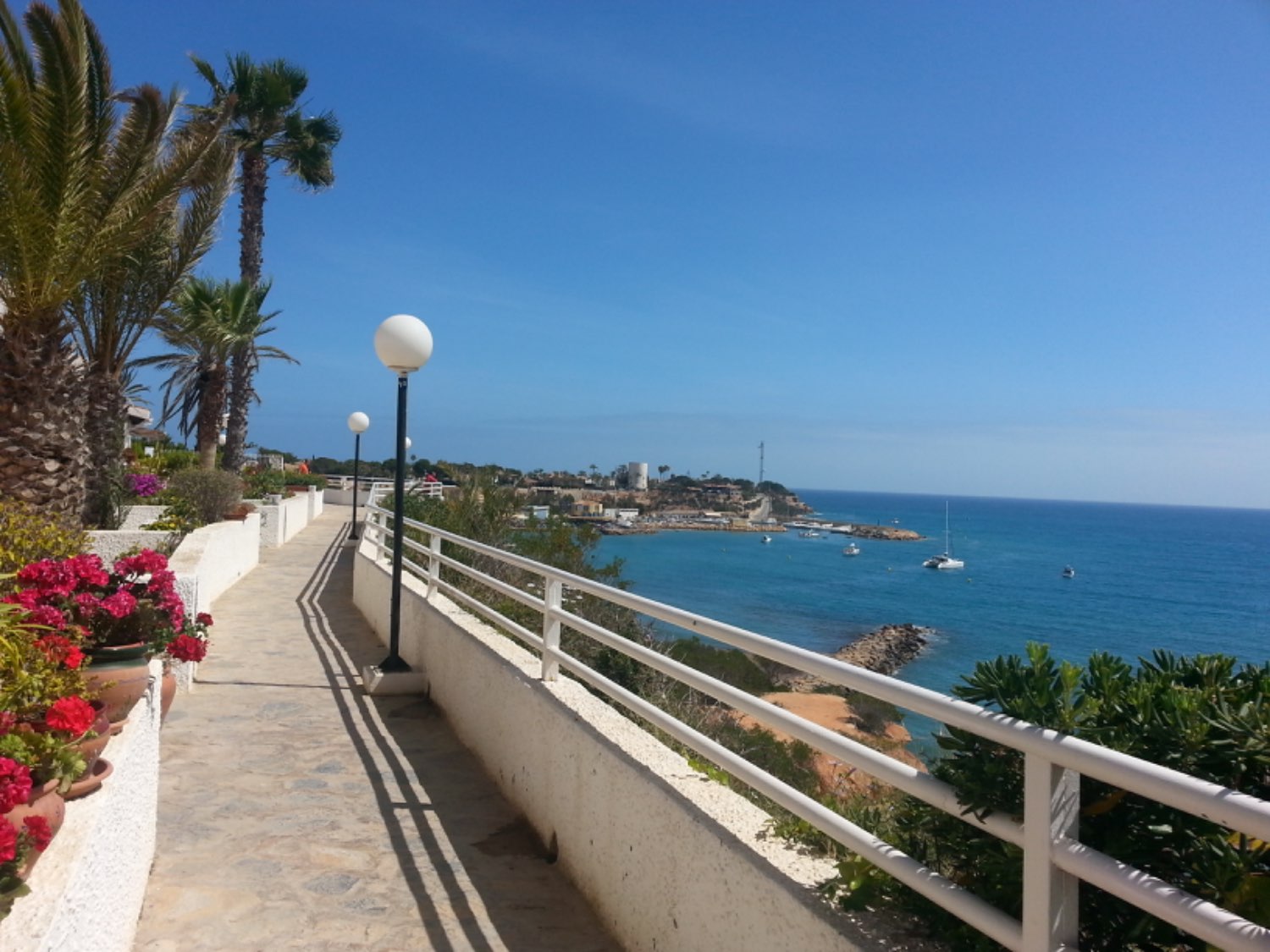 B-2947. Beau duplex de 2 chambres à Cabo Roig.