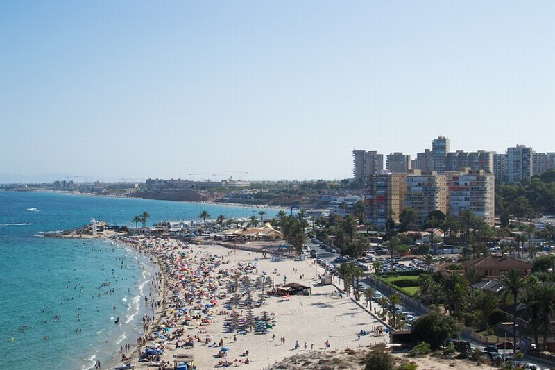 Grande villa con 2 camere da letto e 2 bagni Situata a San Miguel de Salinas