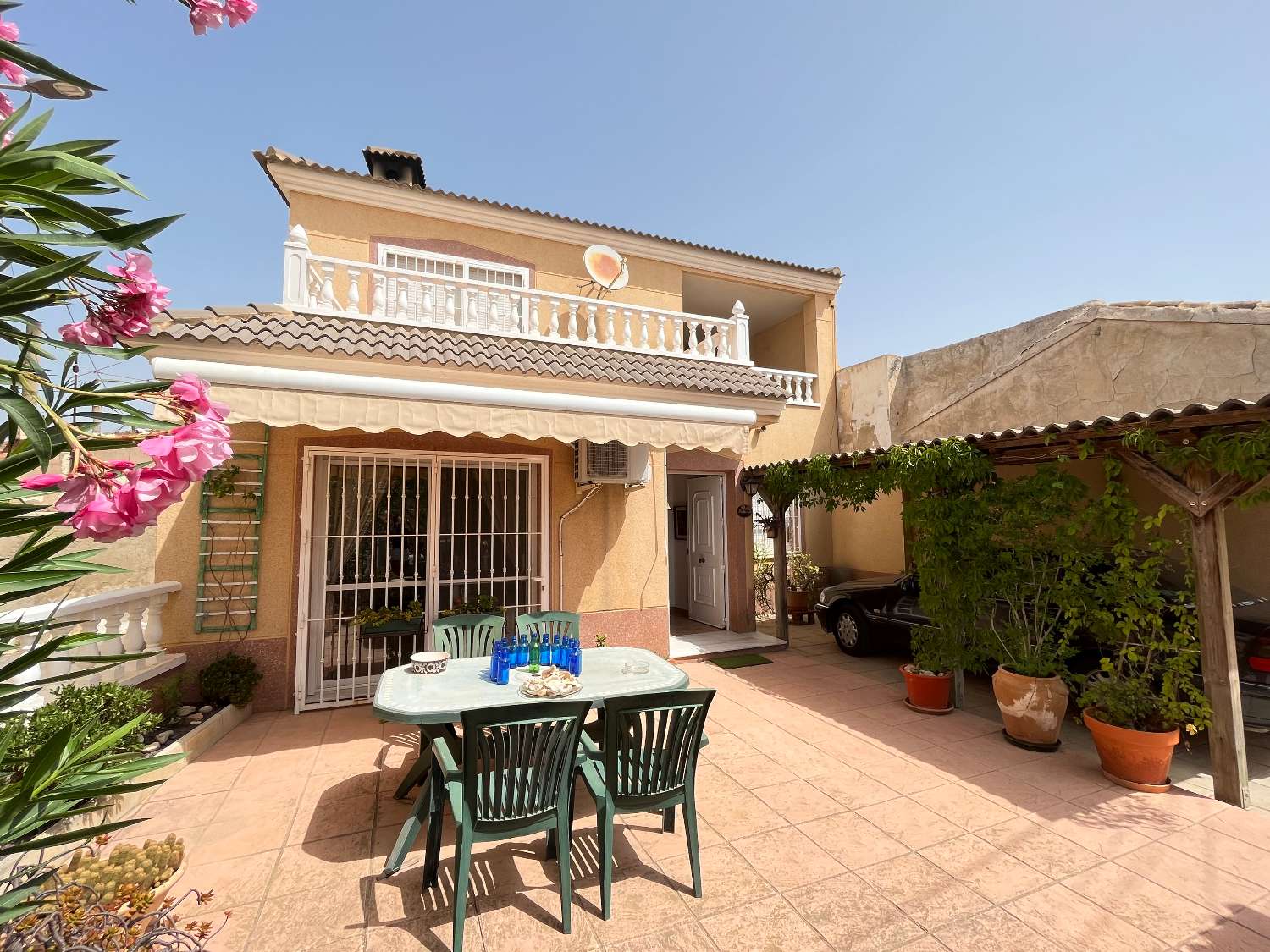 Grande villa avec 2 chambres et 2 salles de bains située à San Miguel de Salinas