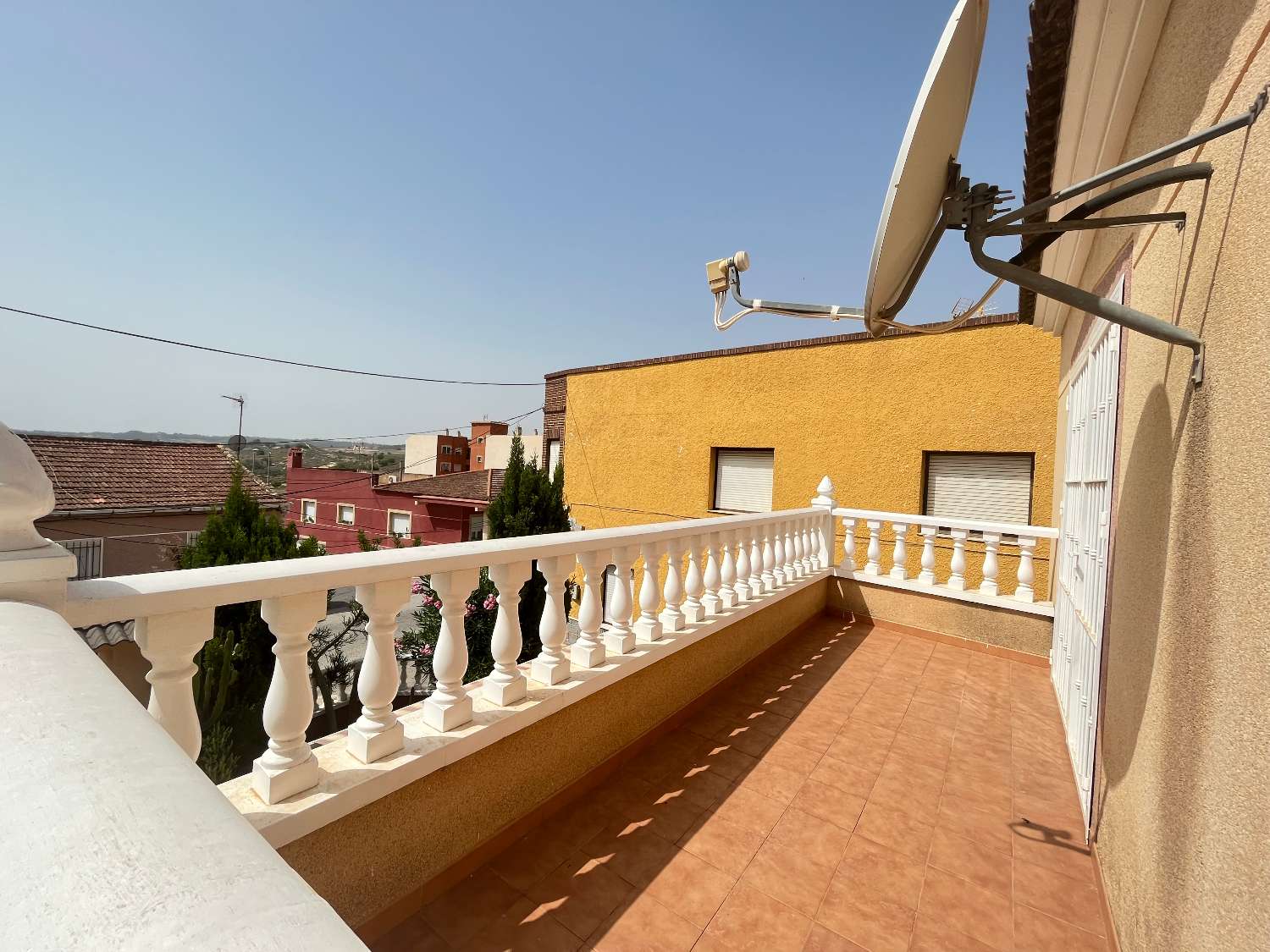 Large Villa with 2 bedrooms and 2 bathrooms Located in San Miguel de Salinas