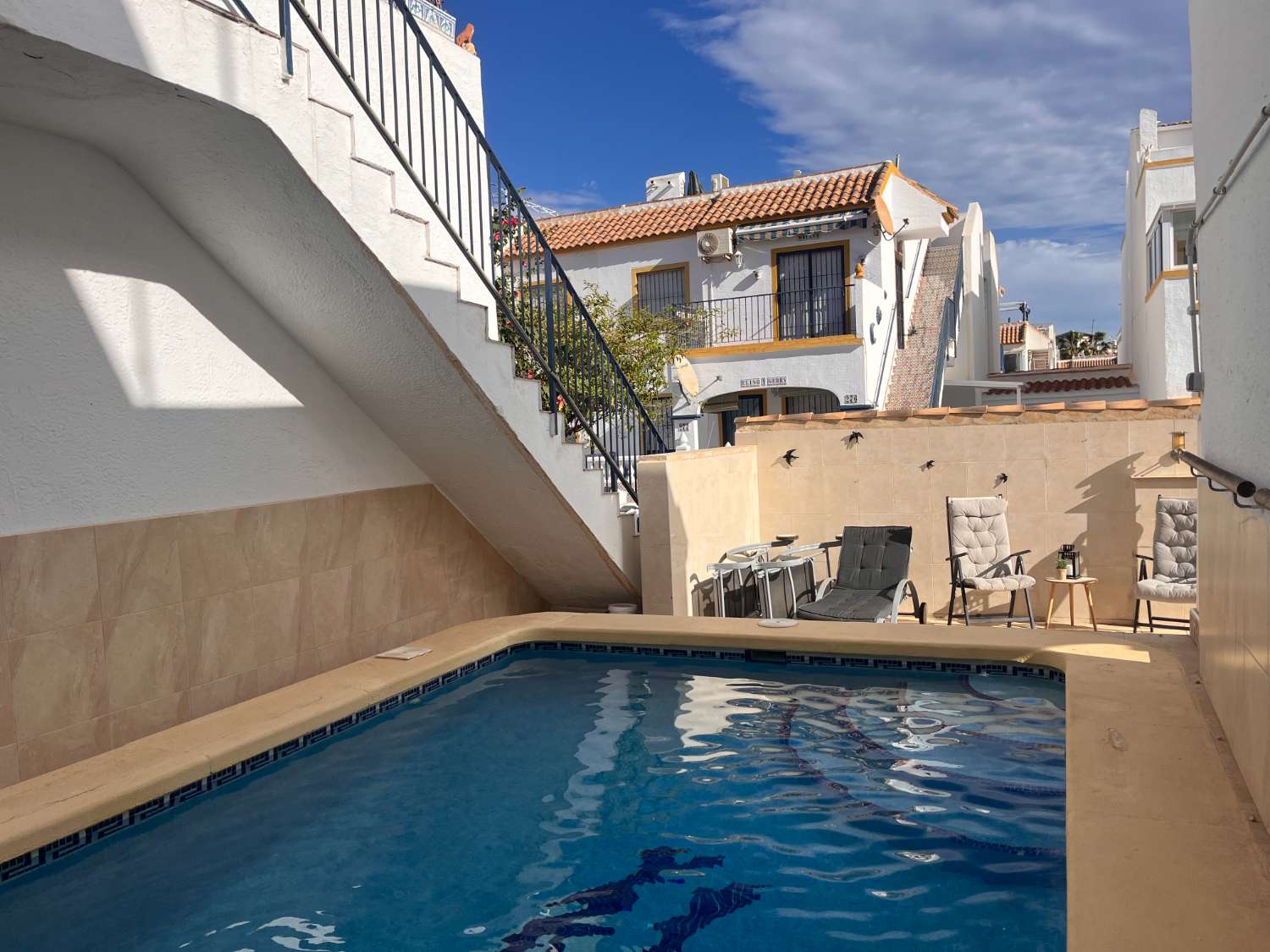 Magnifique bungalow à La Florida avec piscine privée.