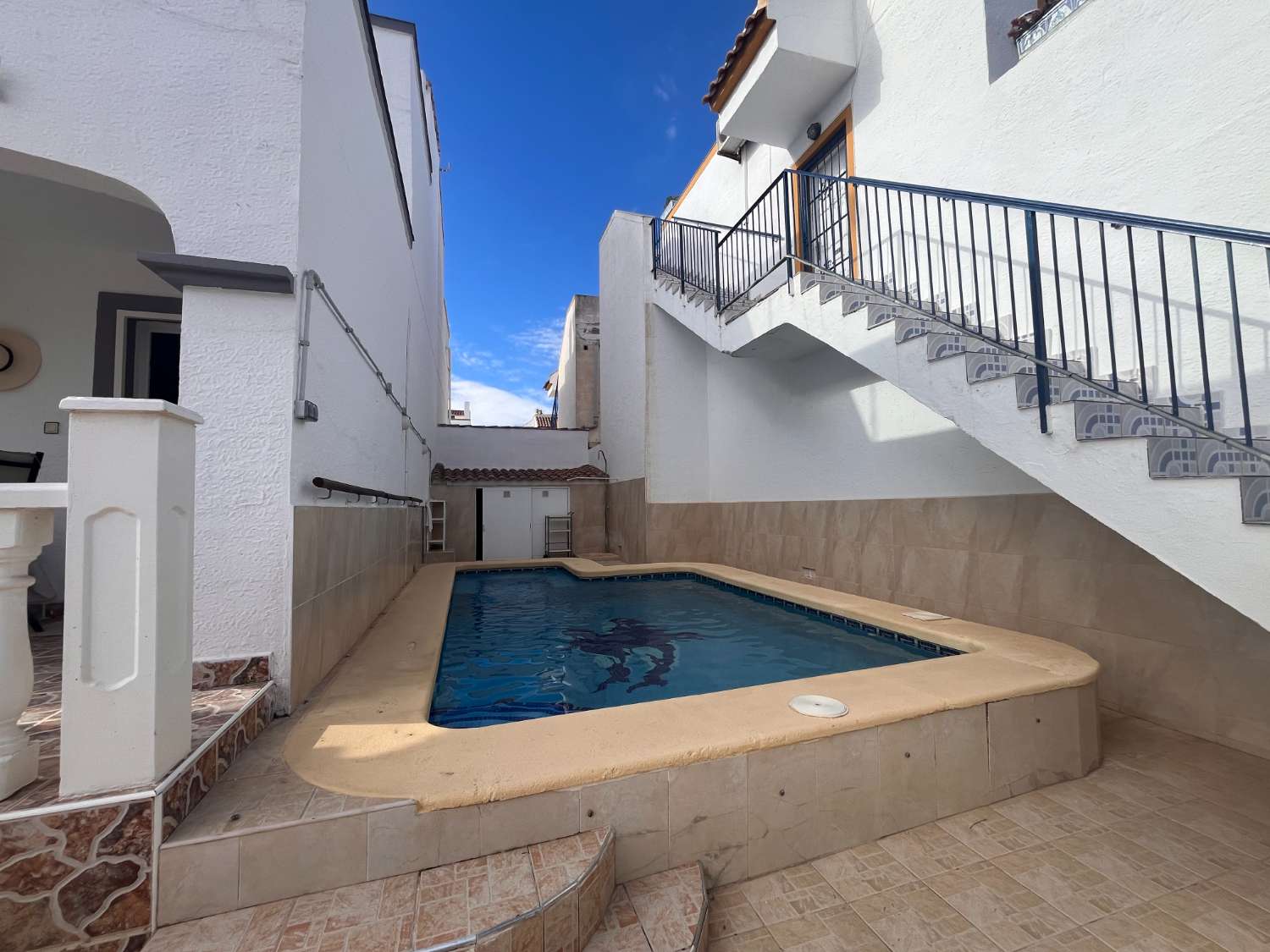 Magnifique bungalow à La Florida avec piscine privée.