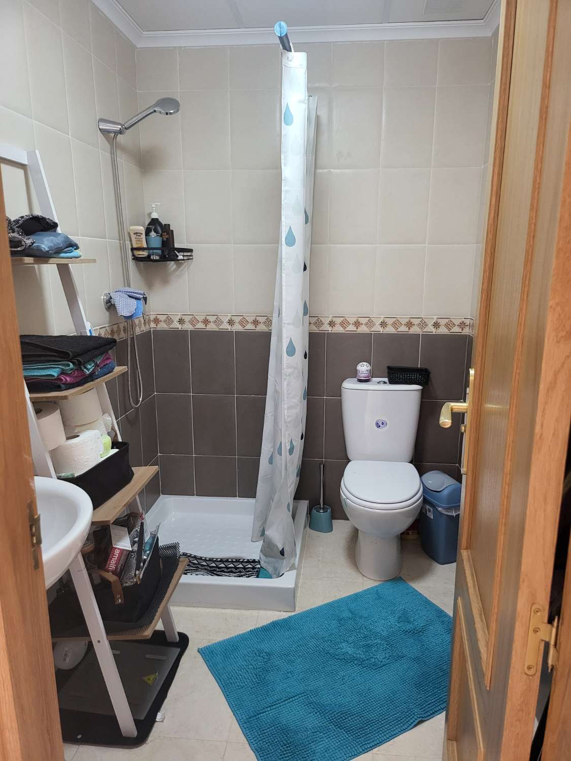 Bungalow con 3 camere da letto, 3 bagni e 1 piscina comune