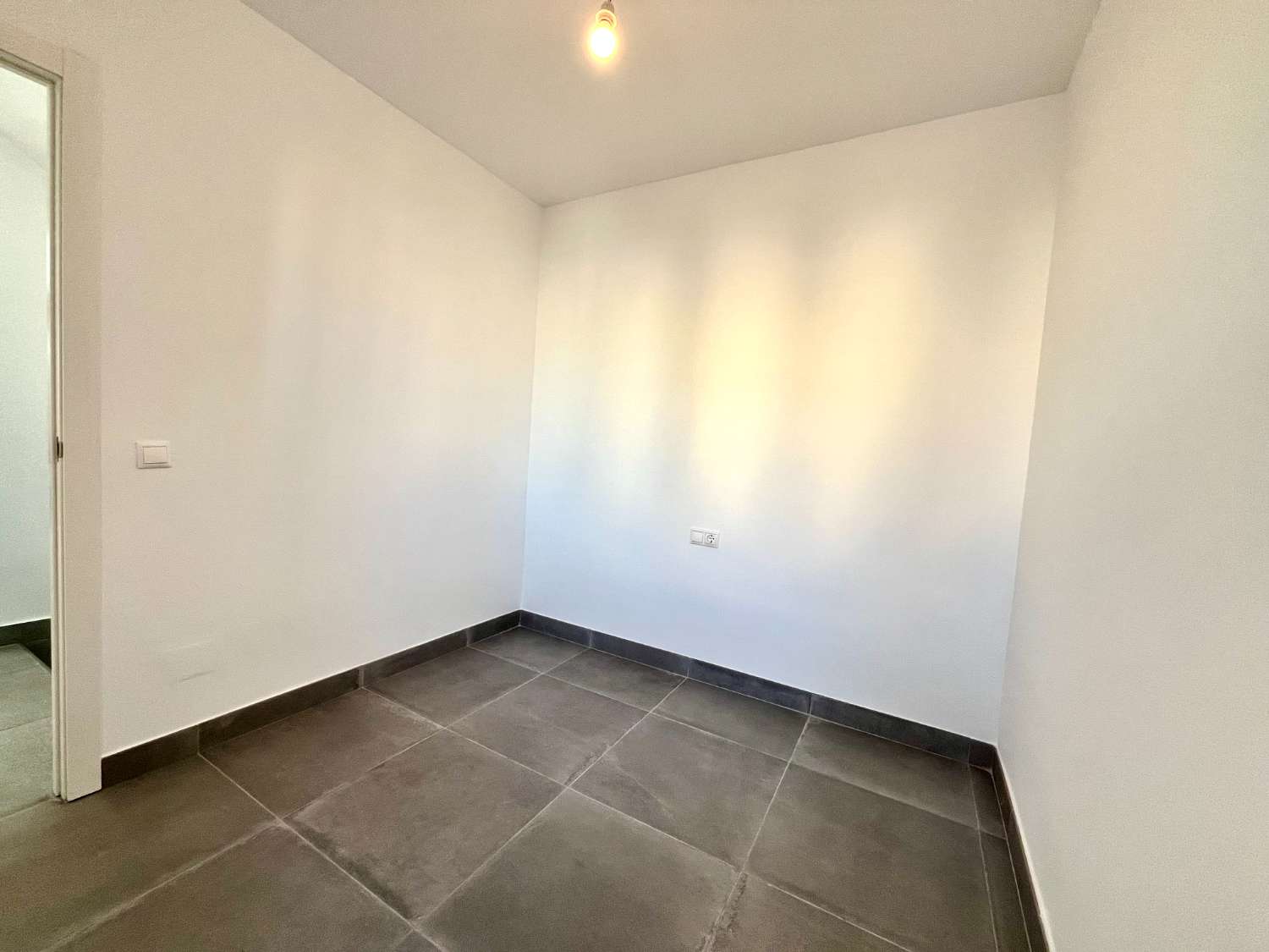 Totalrenoverad duplex 3 sovrum, 1 badrum med solarium