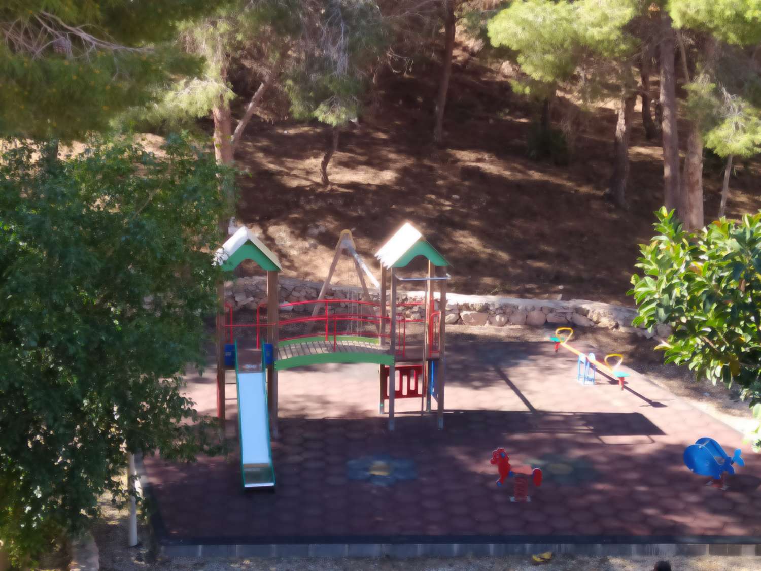 Grazioso appartamento con 2 camere da letto e 1 bagno con piscina comunale a Playa Flamenca.