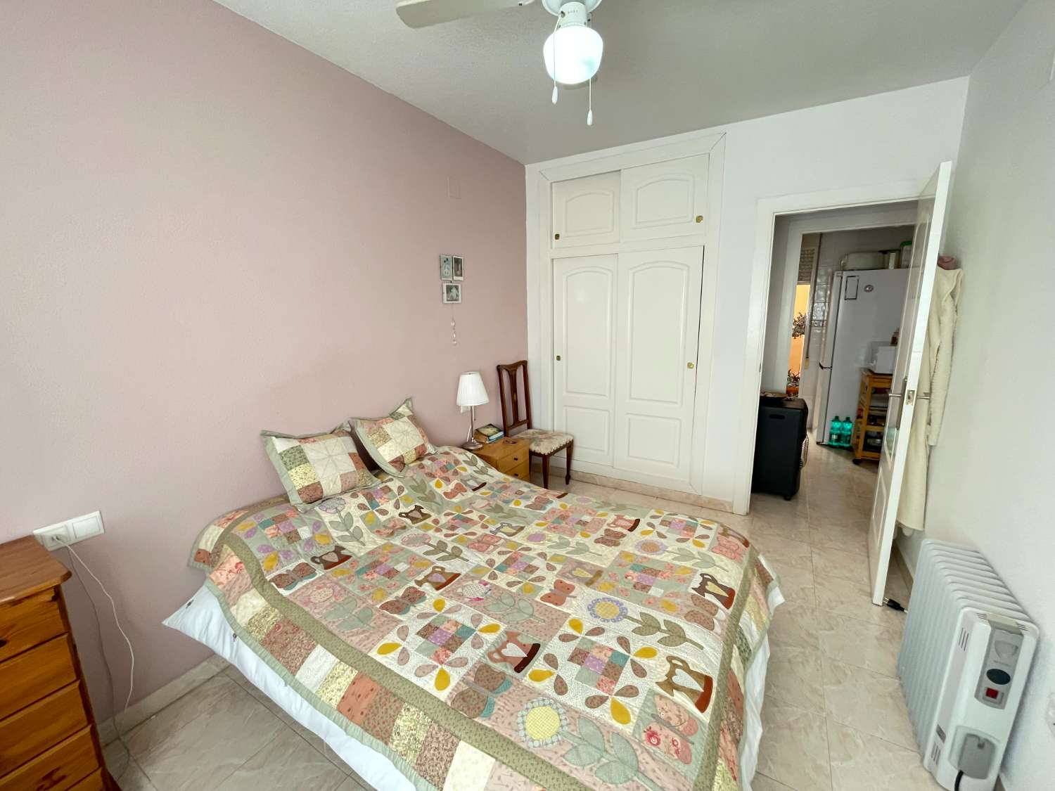 ground floor apartment in La Florida with 2 bedrooms, 1 bathroom and communal pool.