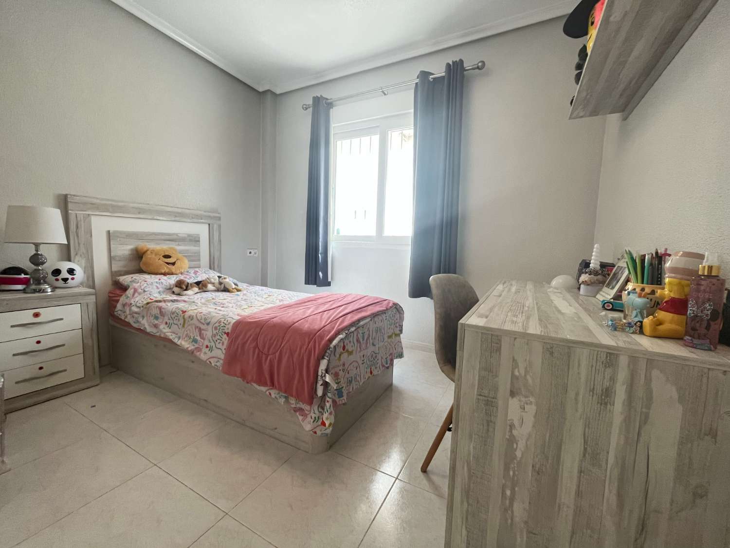 Preciosa villa de 3 dormitorios y 2 baños con jacuzzi en Playa Flamenca.