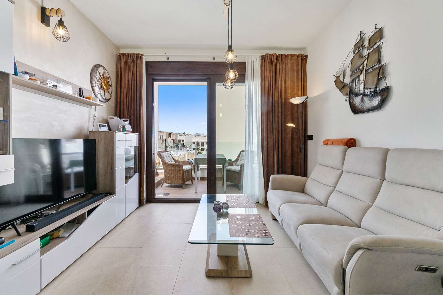 Topfloor with large solarium in Los Balcones