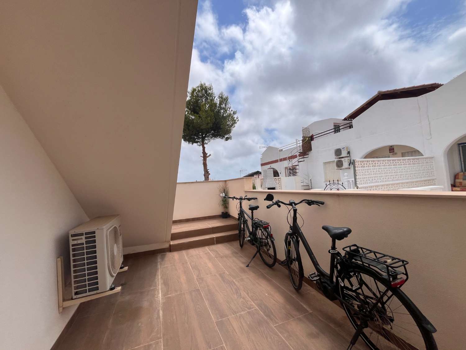 Topfloor with large solarium in Los Balcones