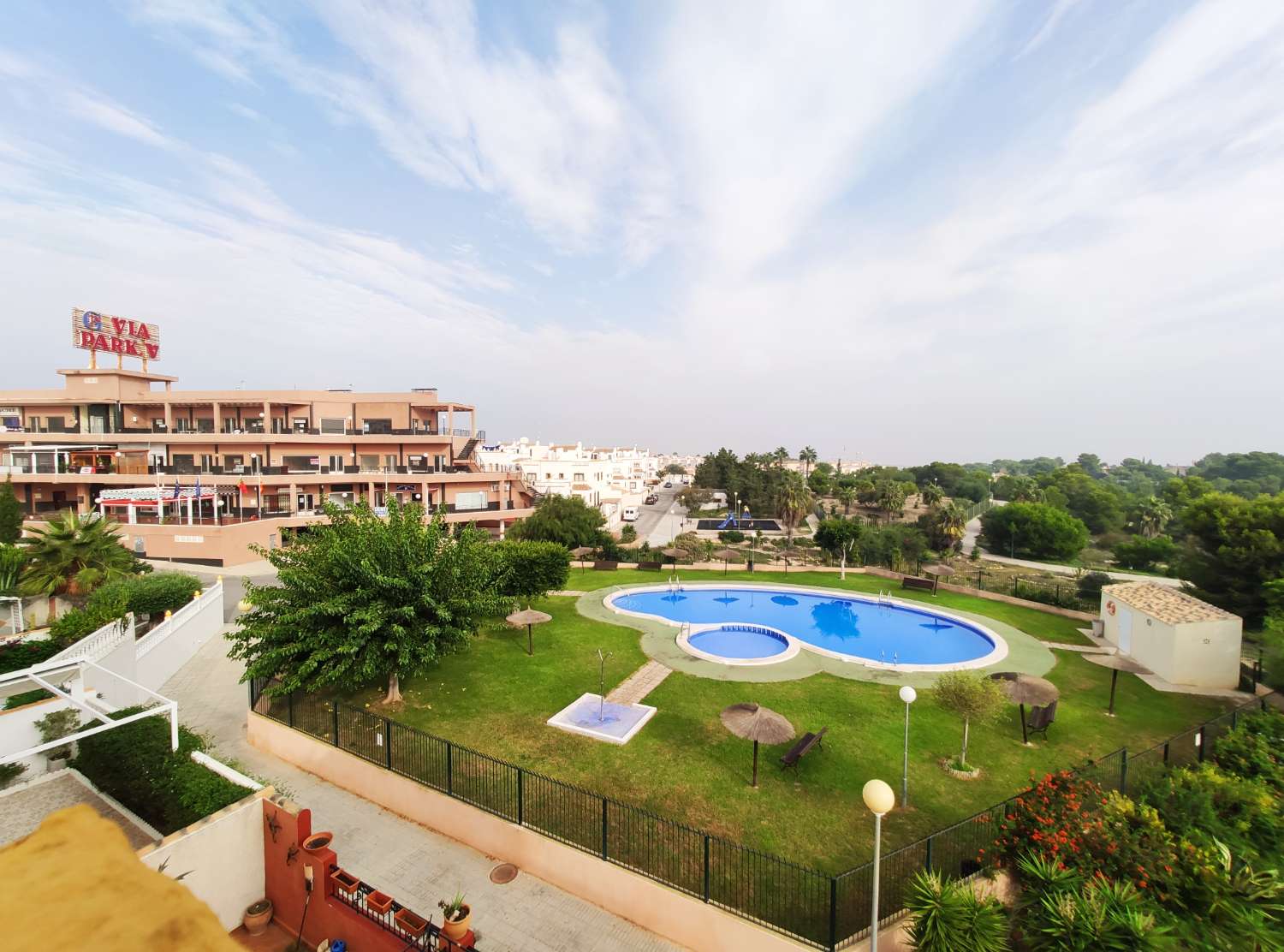 Duplex 3 chambres ,2 salles de bains et 2 piscines communes dans Dream Hils sur Orihuela costa