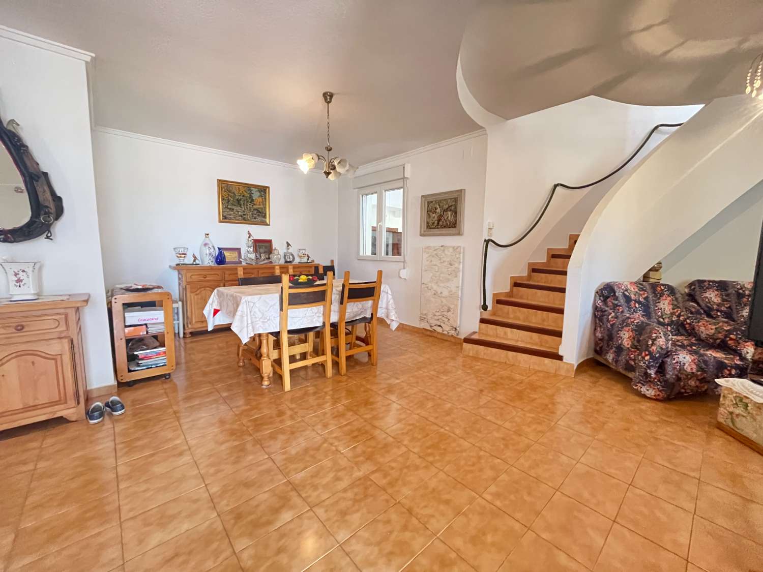 Beautiful detached villa with private pool and double garage