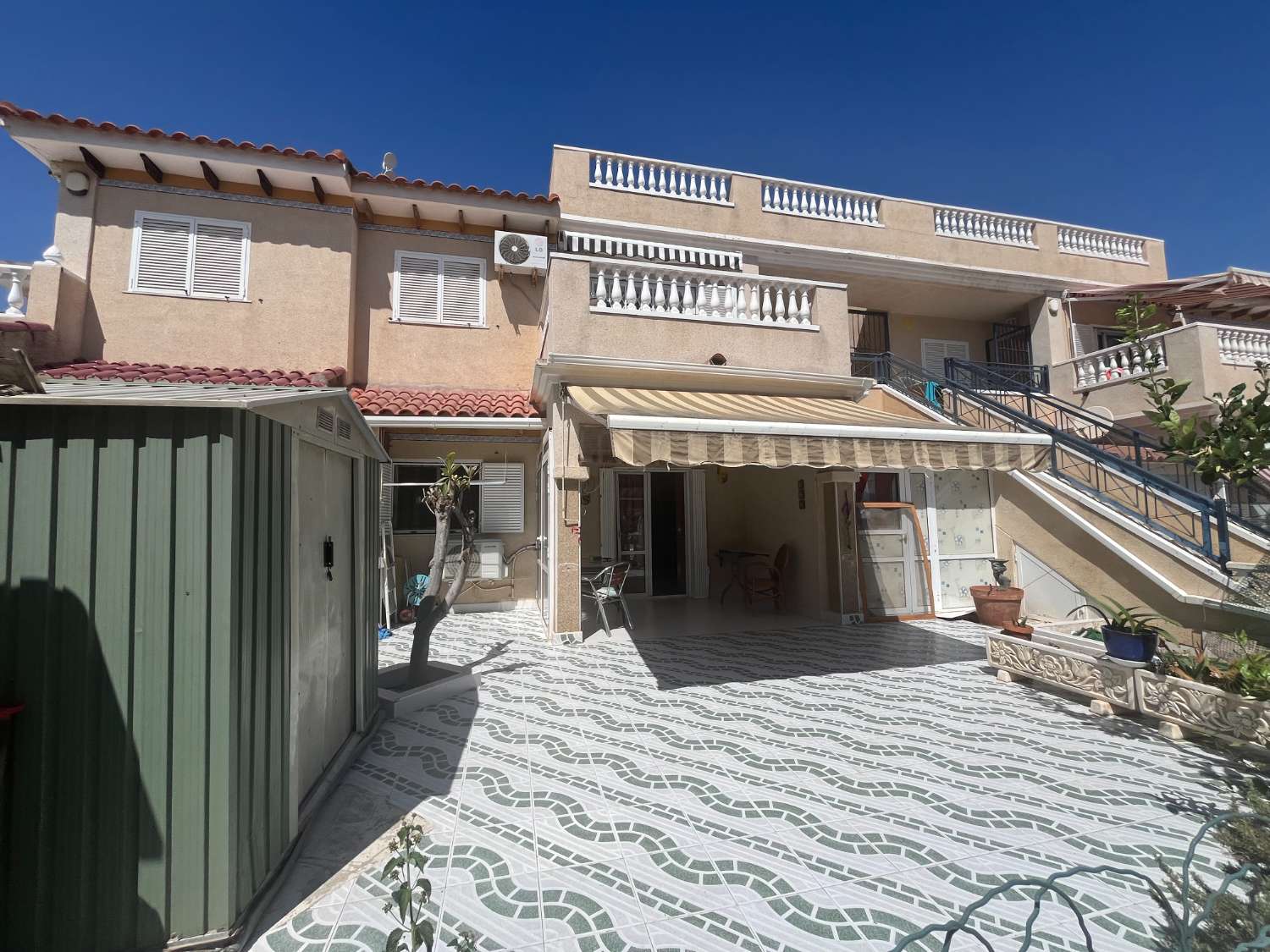 3 bedroom ground floor apartment with communal pool