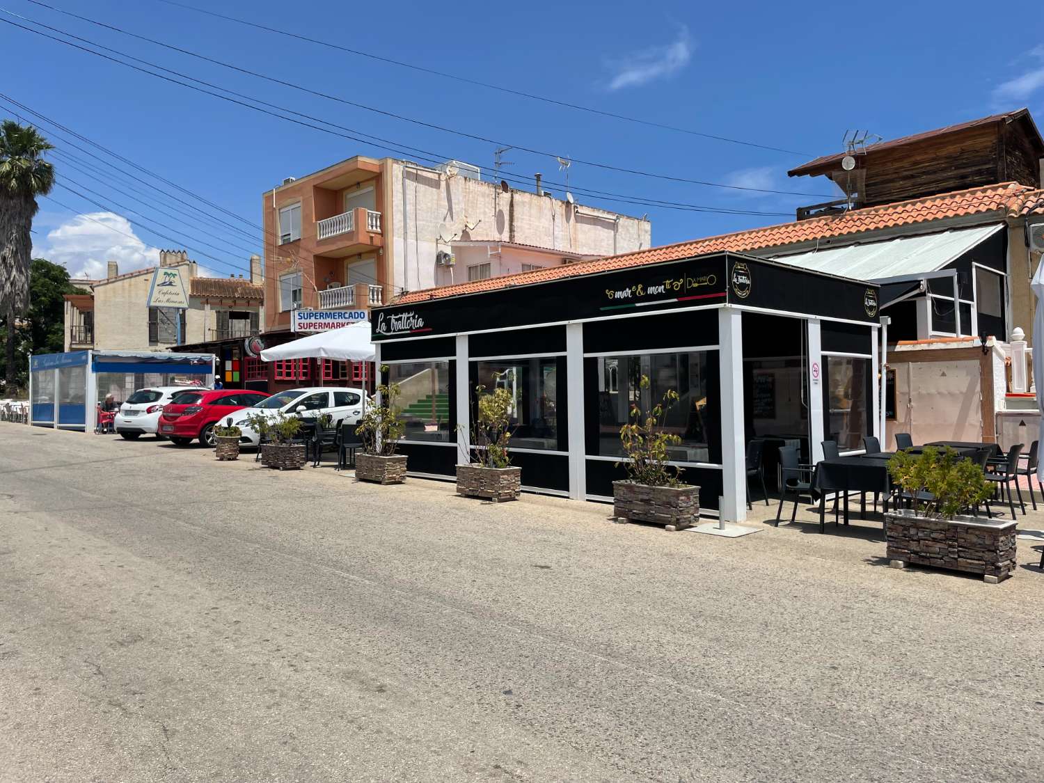 Bungalow en 1 planta en comunidad cerrada con 2 dormitorios