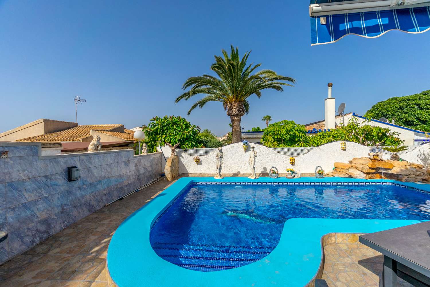 Belle maison individuelle avec appartement d’amis et piscine privée