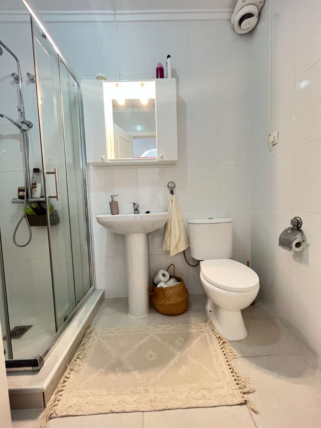 Apartamento de 2 dormitorios y Solarium privado en planta alta en La Florida con piscina comunitaria