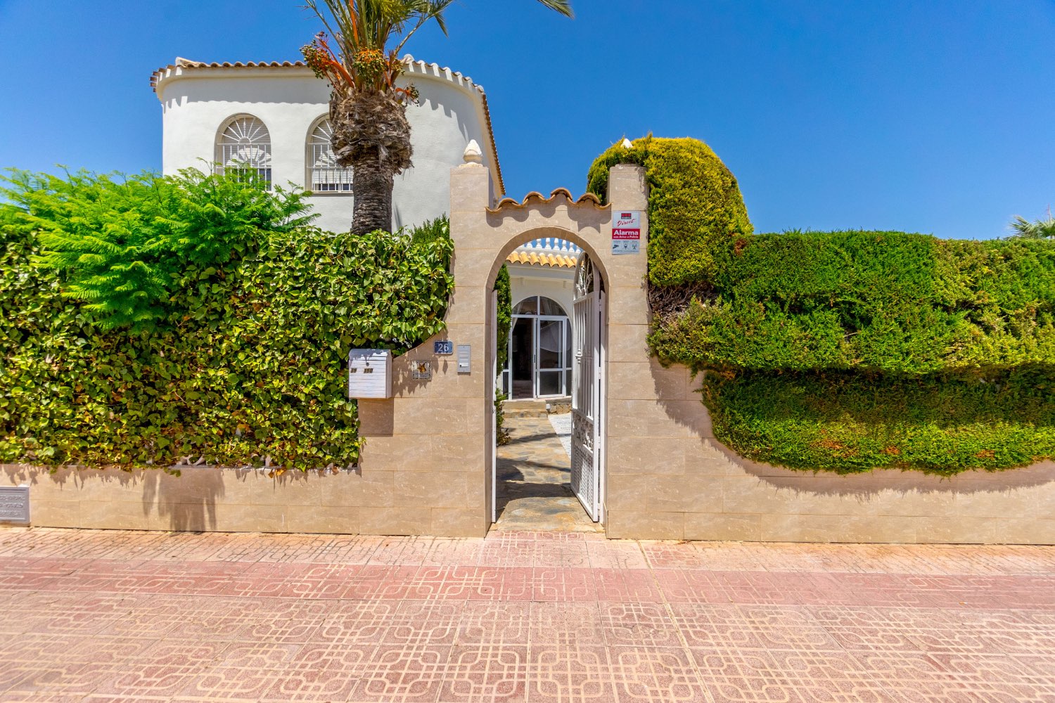 Maison individuelle de 3 chambres située à La Florida avec piscine privée.