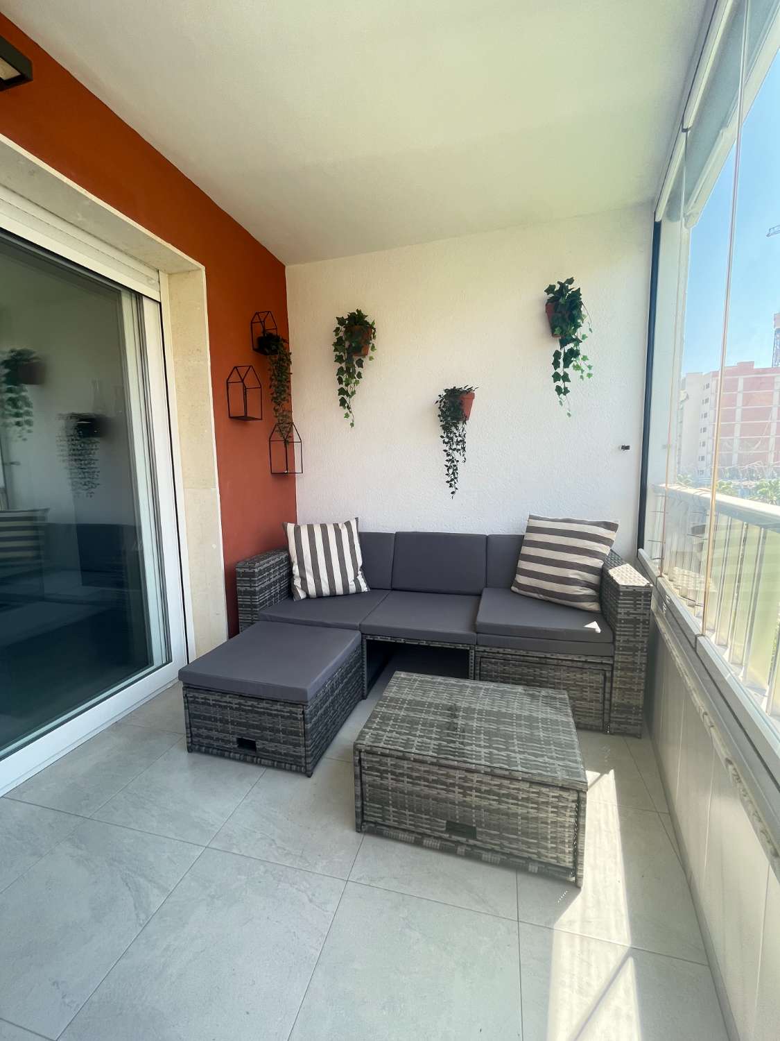 Renovated apartment with 3 bedrooms and 2 bathrooms 250 m from the beach