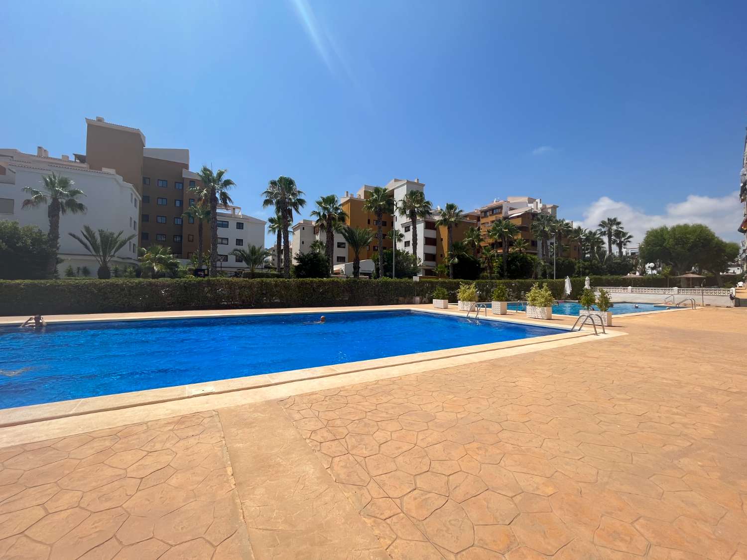 Renovated apartment with 3 bedrooms and 2 bathrooms 250 m from the beach