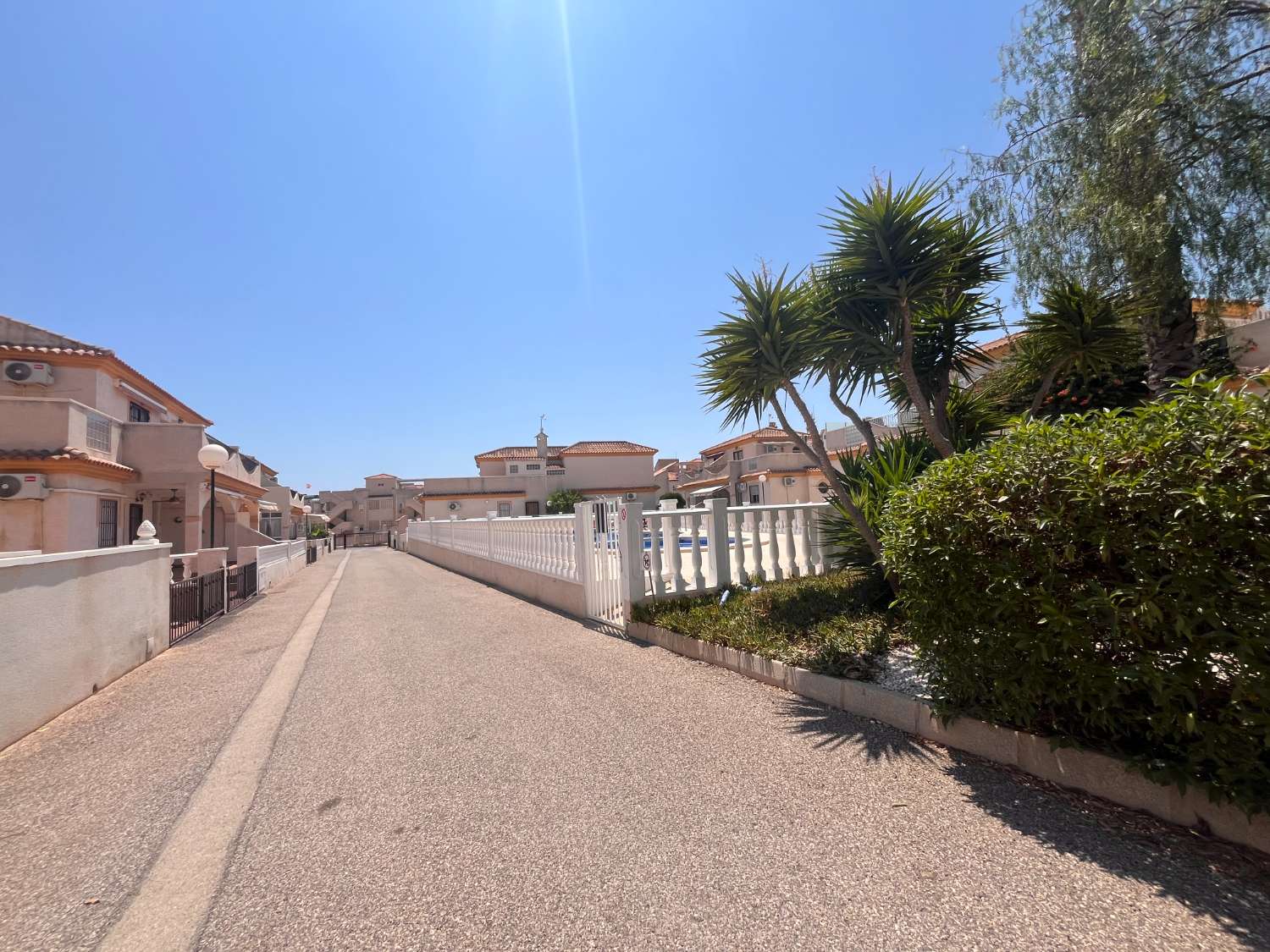 Hörnduplex med 2 sovrum i hjärtat av Playa Flamenca