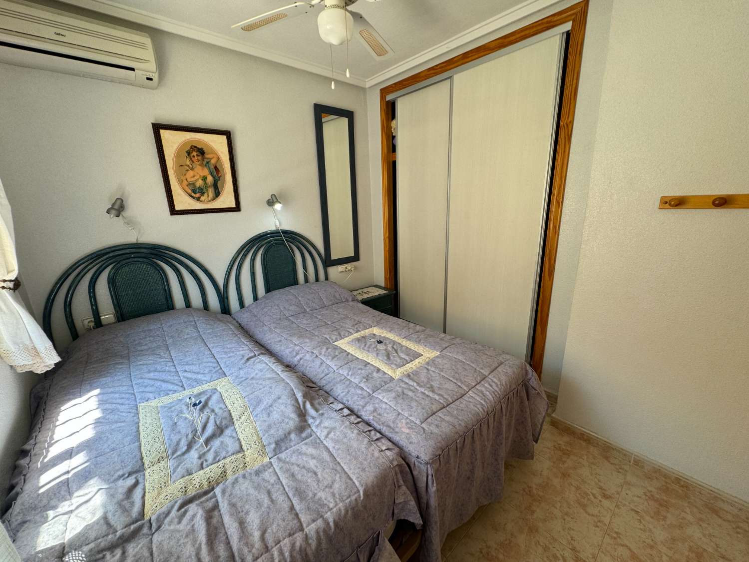 Hörnduplex med 2 sovrum i hjärtat av Playa Flamenca