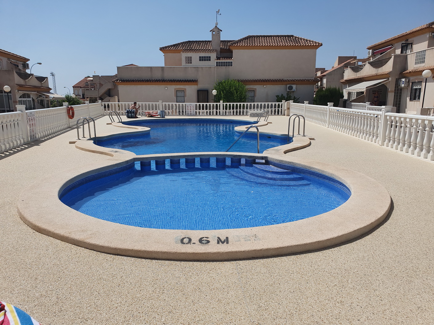 Duplex  de 2 dormitorios con entrada para coche  en pleno corazón de playa flamenca