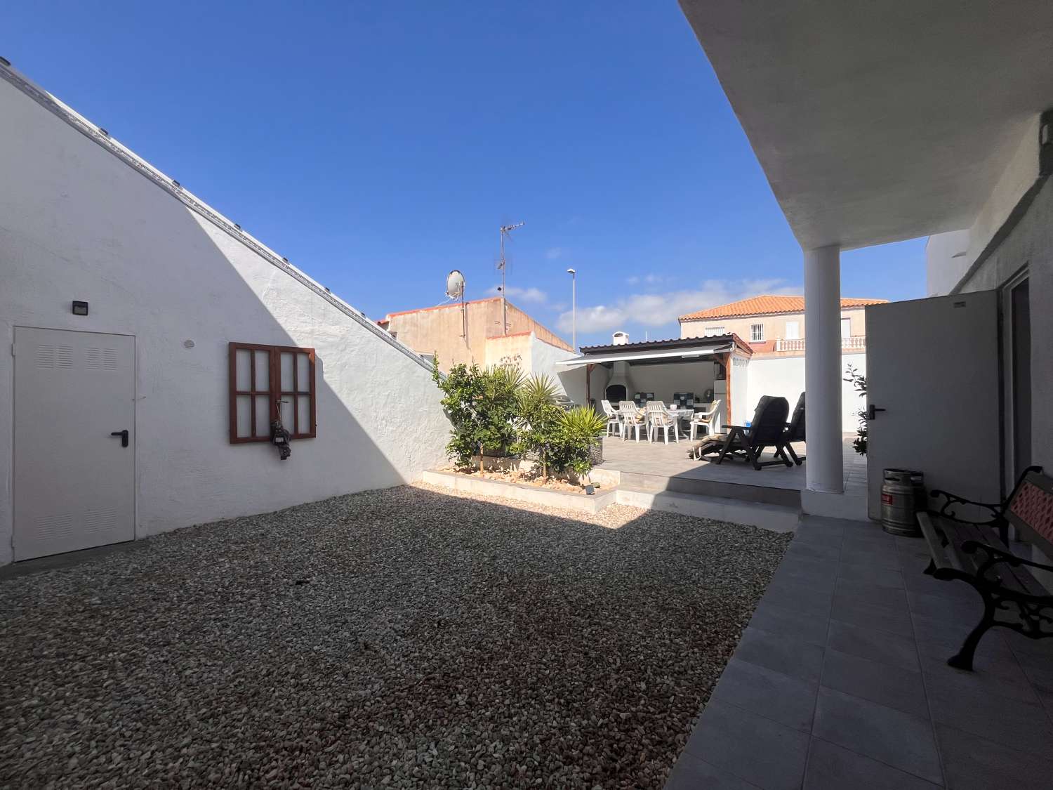 Bungalow 3 chambres, 1 salle de bain unique à La regia sur Orihuela Costa