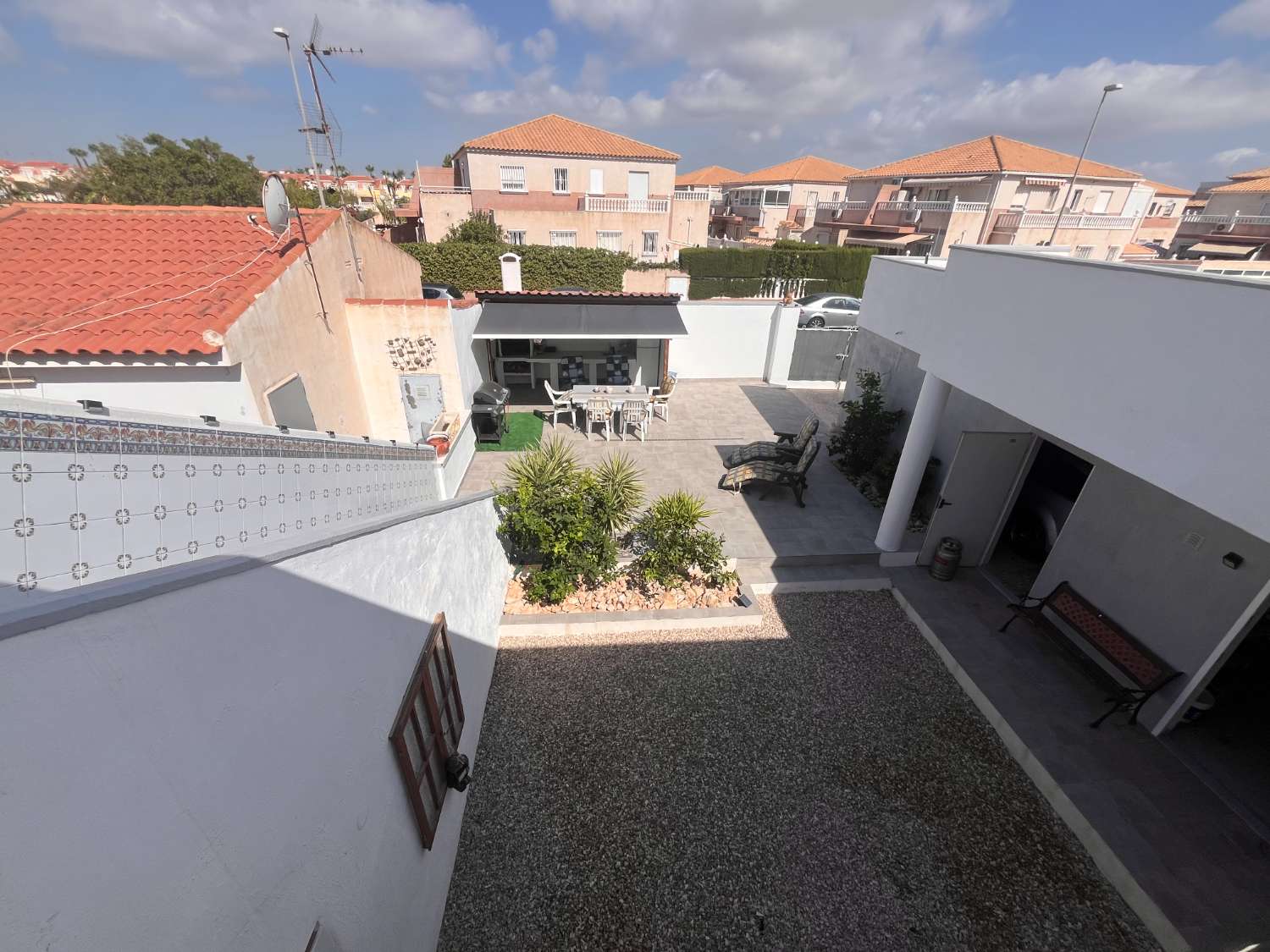 Bungalow 3 chambres, 1 salle de bain unique à La regia sur Orihuela Costa