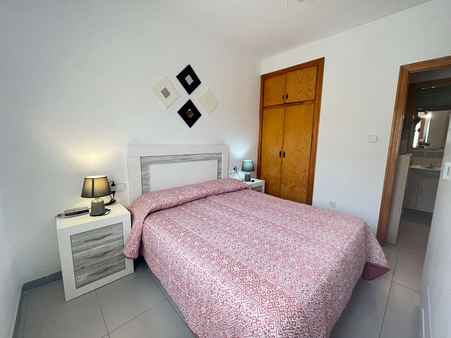 Casa d'angolo con 3 camere da letto e ampio giardino