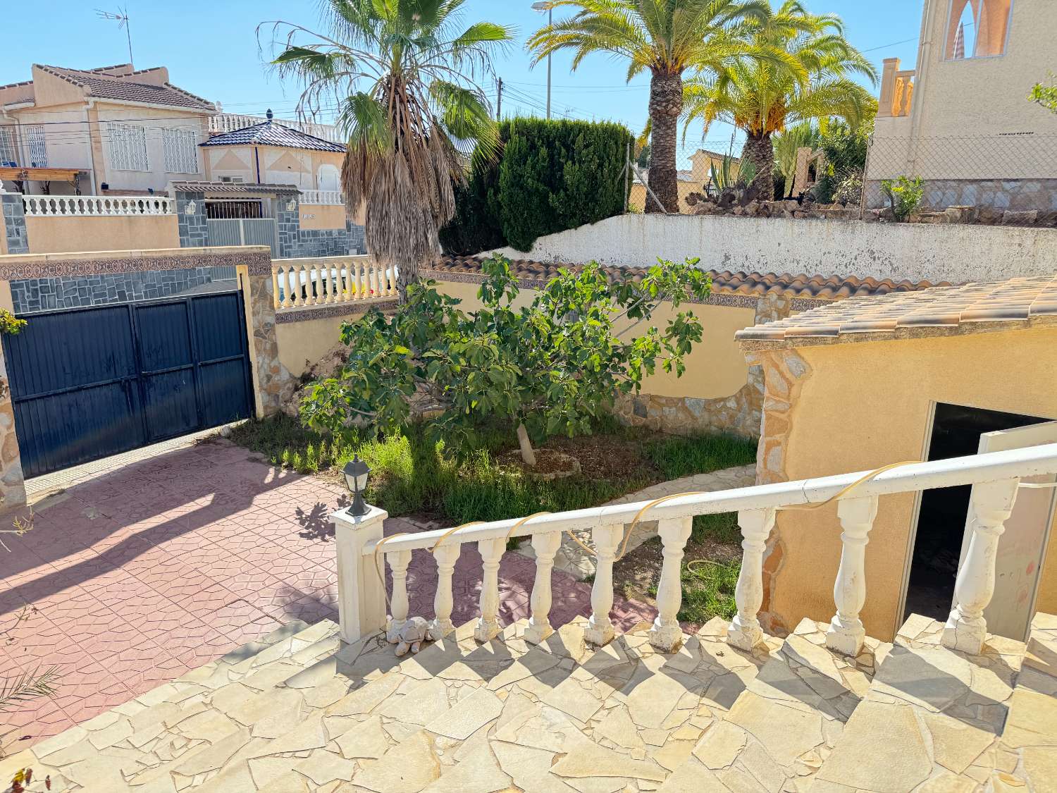 Semi-detached villa with private pool