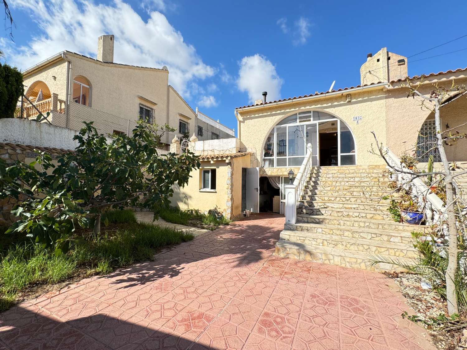 Villa jumelée avec piscine privée