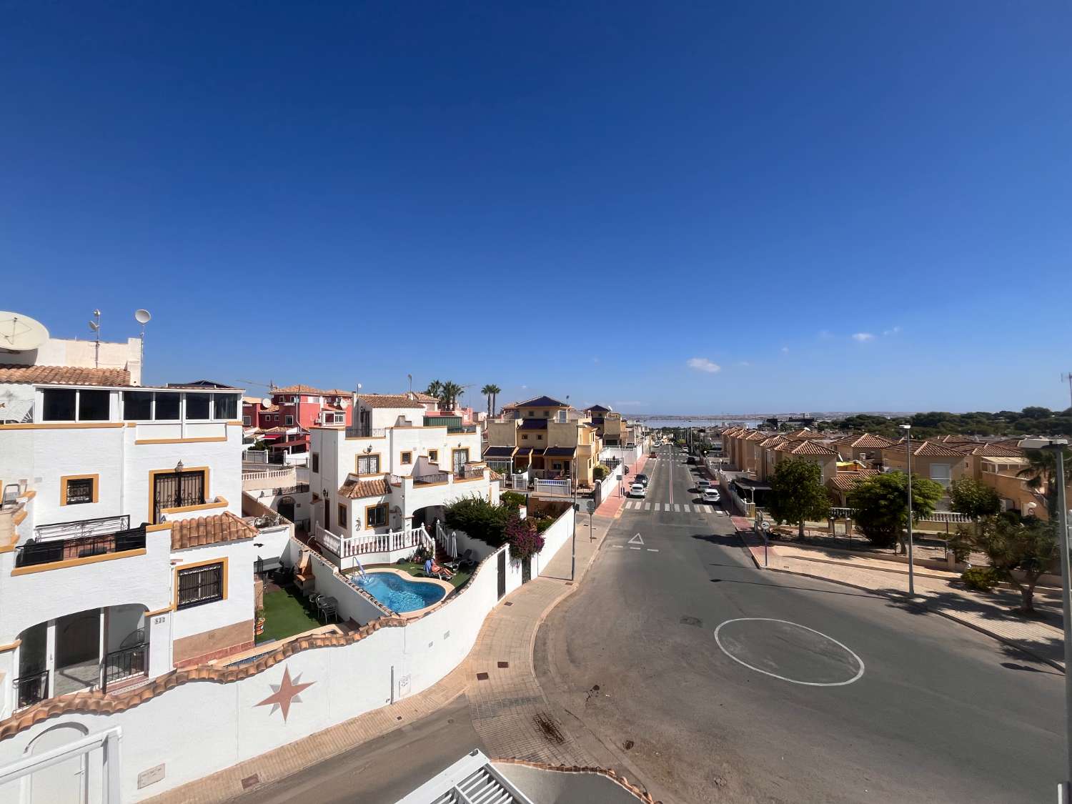 Beau duplex d’angle avec piscine privée.