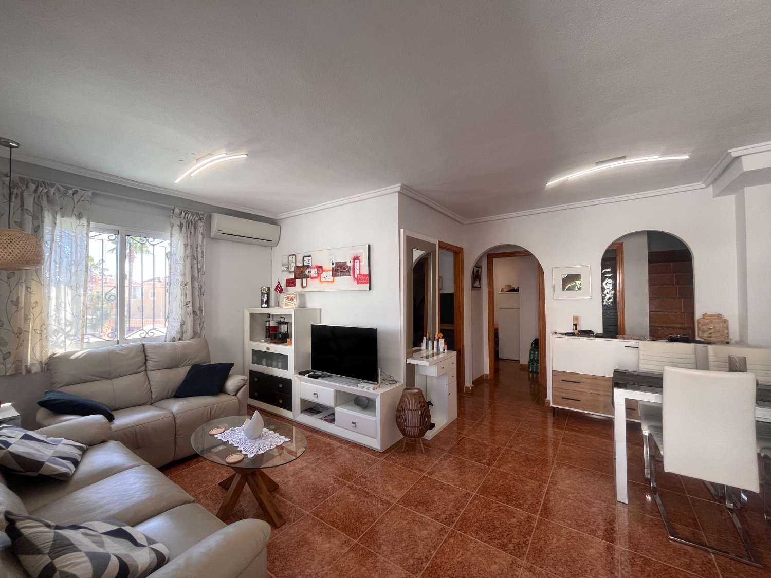 Bellissimo duplex d'angolo con piscina privata.