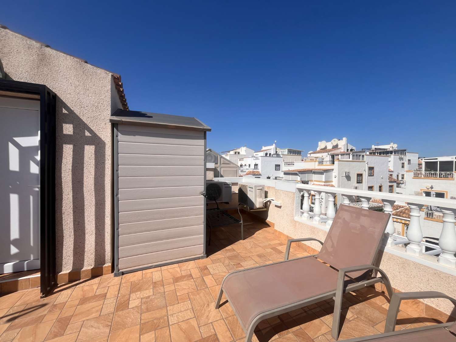 Beau duplex d’angle avec piscine privée.