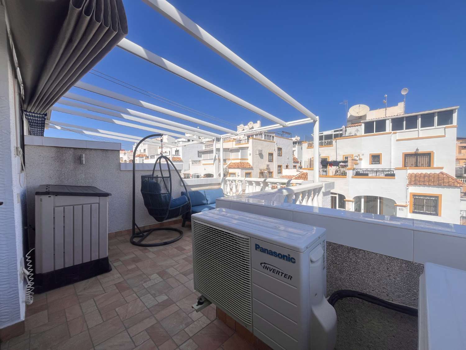 Beau duplex d’angle avec piscine privée.