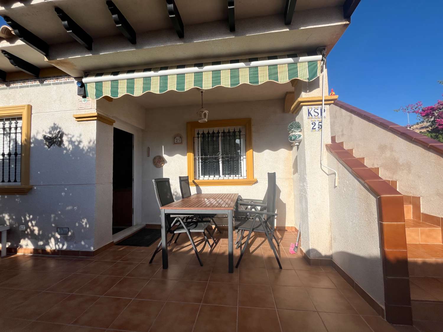 Charming 2-Bedroom Home with Roof Terrace in Playa Flamenca