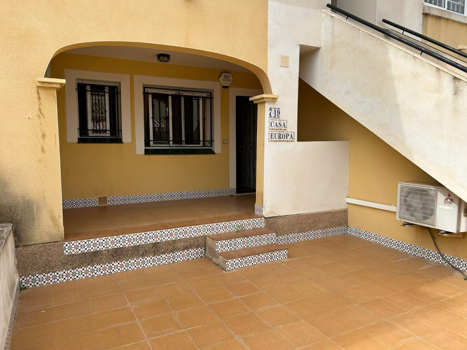 Ground floor apartment with 2 bedrooms and 1 bathroom in Dream Hills.