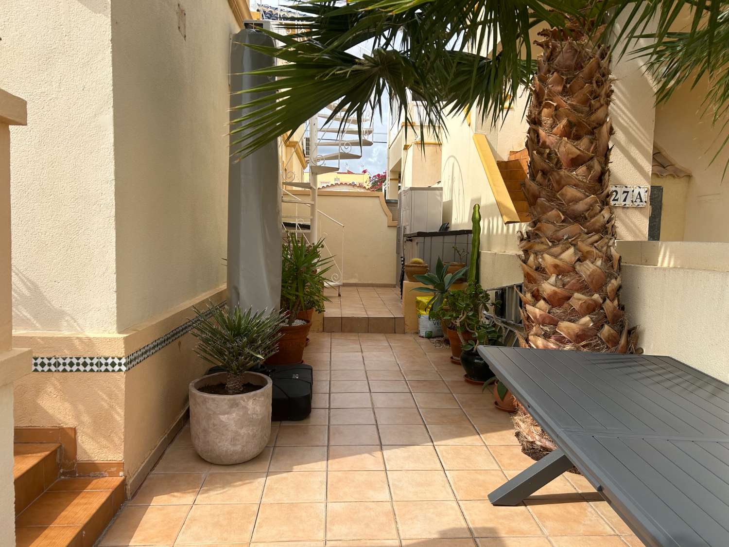 Bungalow med 2 soverom, 1 bad og felles svømmebasseng i playa flamenca, Orihuela costa