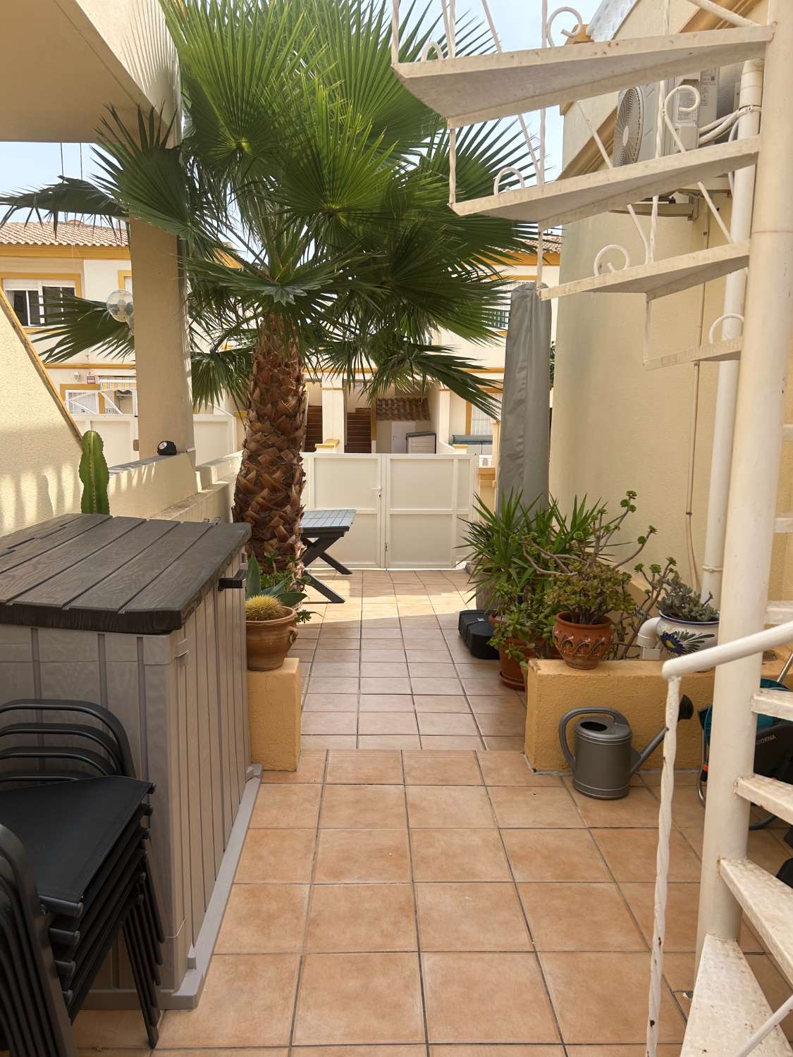 Bungalow med 2 soverom, 1 bad og felles svømmebasseng i playa flamenca, Orihuela costa