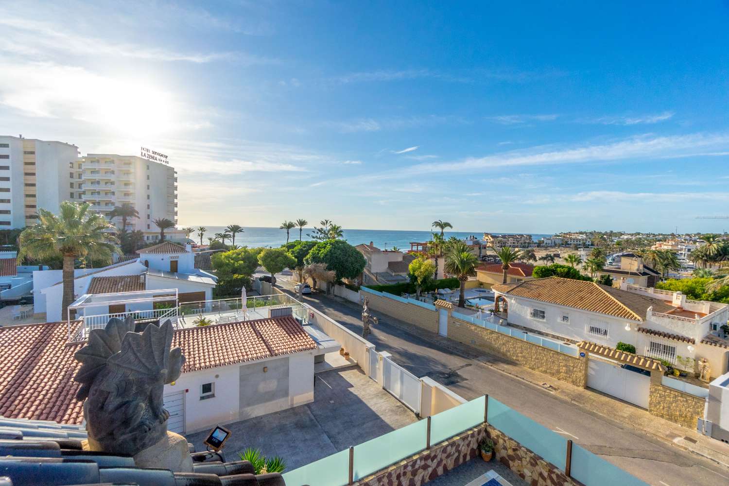 Chalet exclusivo a 150m de la playa de la Zenia