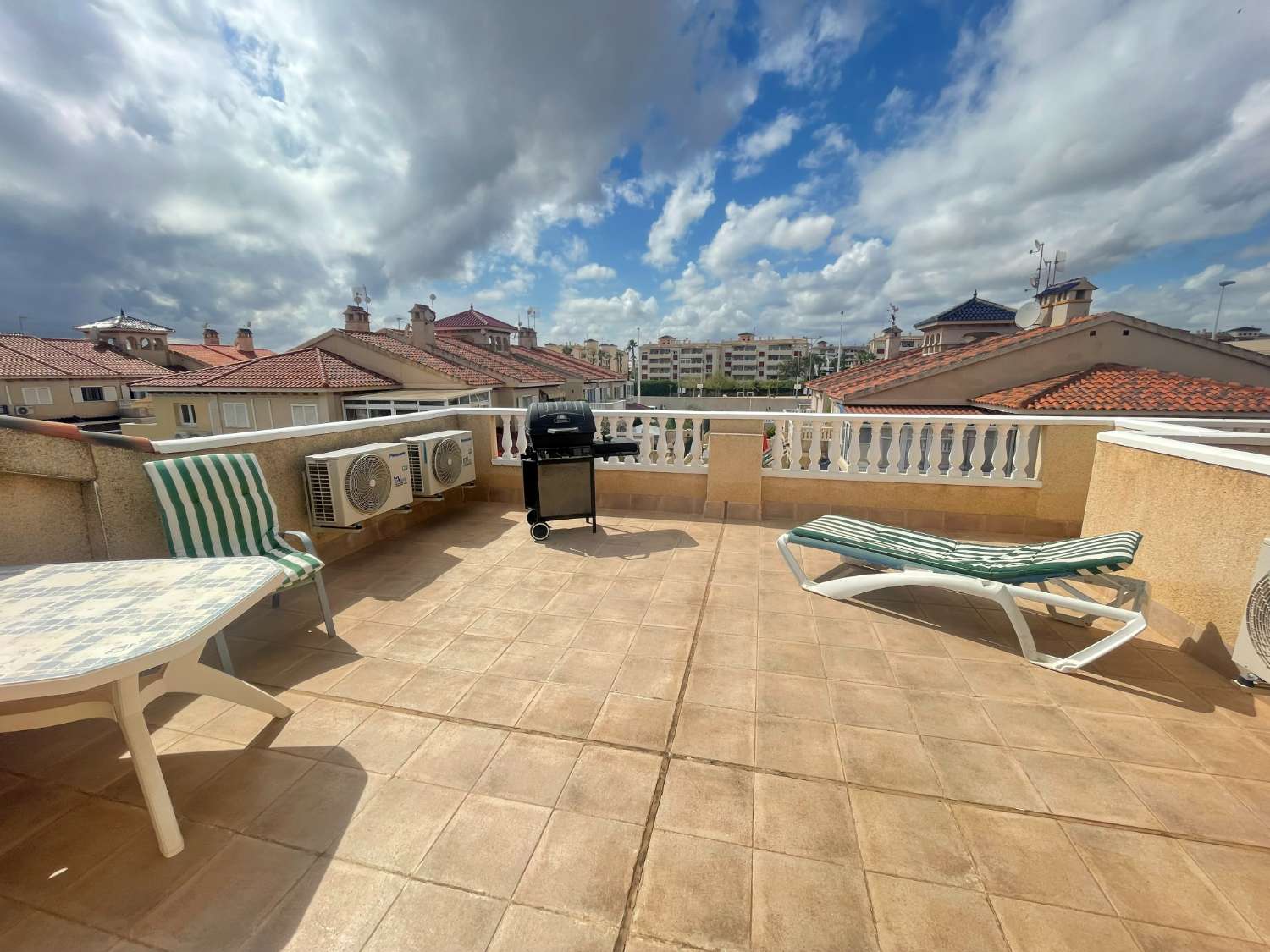 Lovely 2 bedroom apartment in Zeniamar.