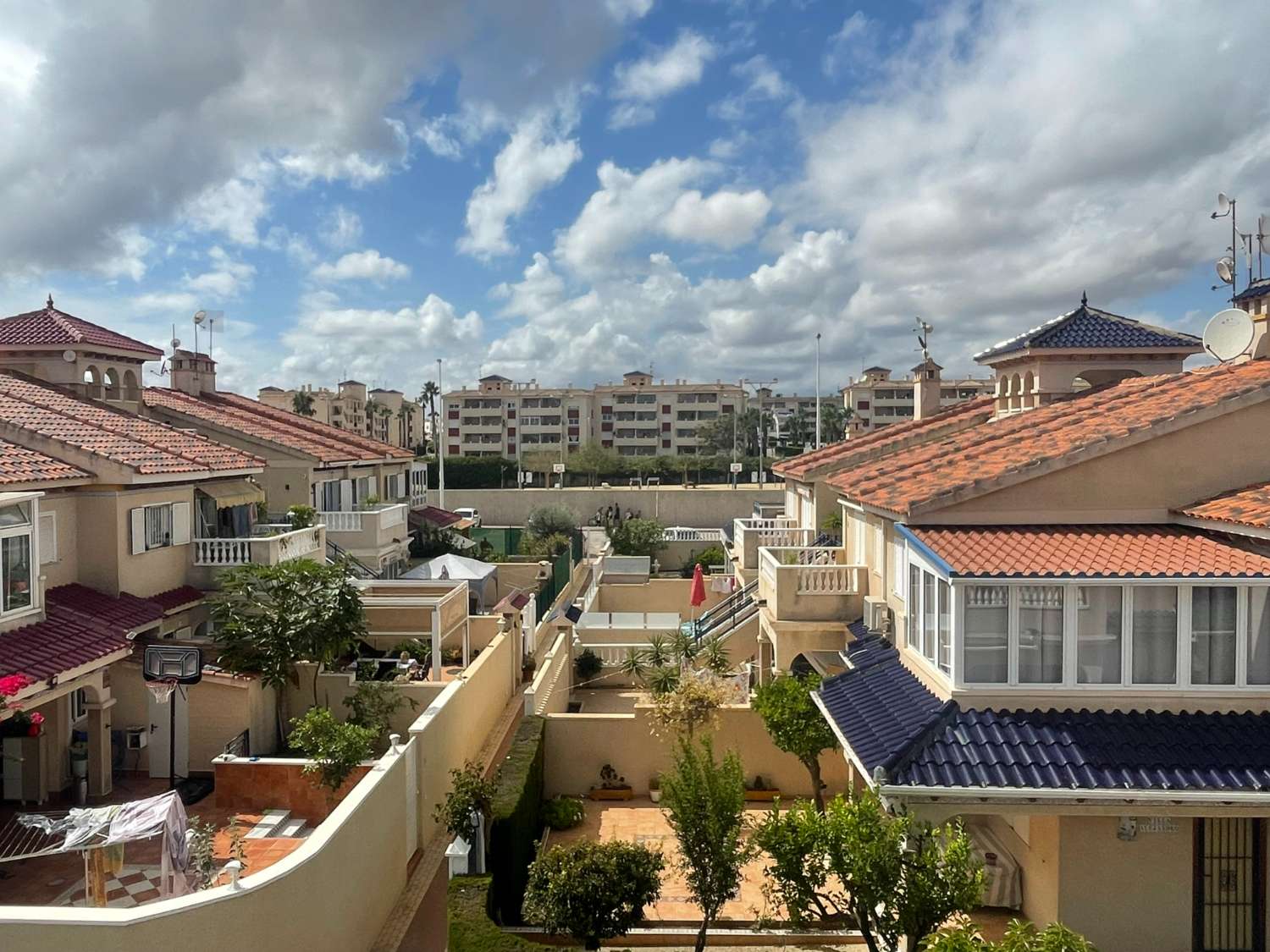 Precioso apartamento de 2 dormitorios en Zeniamar.