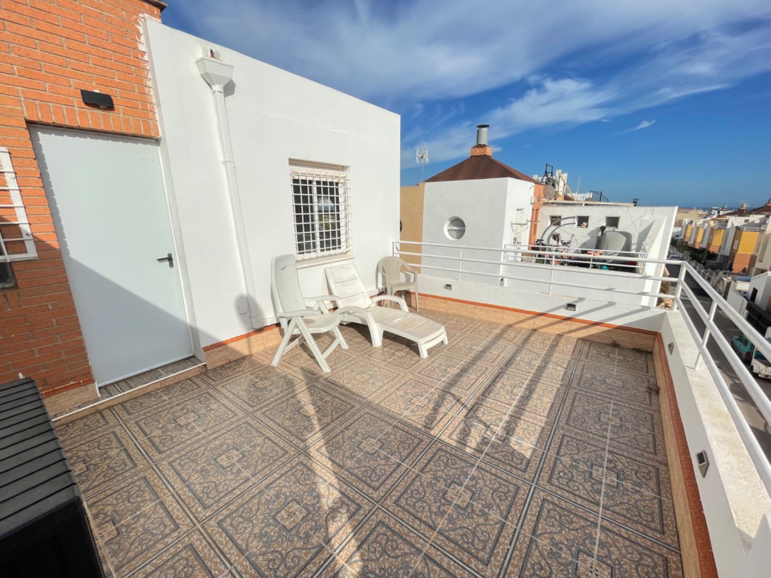 Gerenoveerde duplex met 3 slaapkamers en een badkamer in Los Altos de Orihuela costa