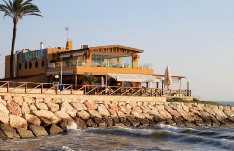 Duplex rénové de 3 chambres et une salle de bain à Los Altos de Orihuela costa