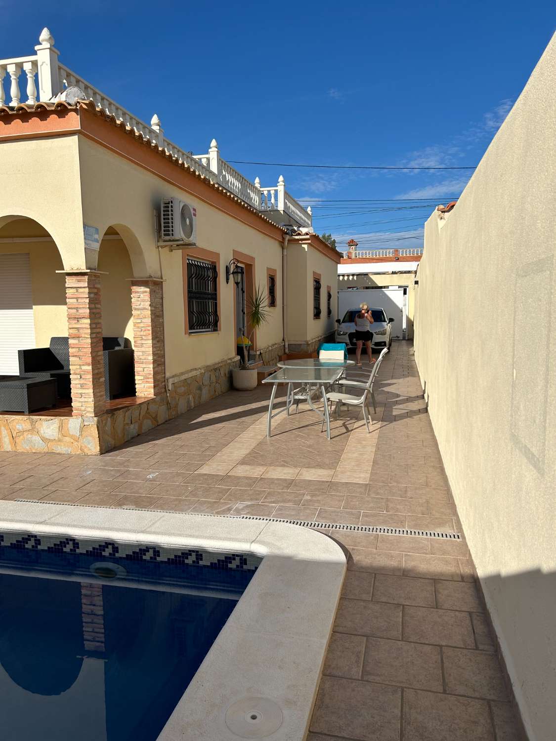 Villa de 2 dormitorios, 2 baños, solárium y 1 piscina privada