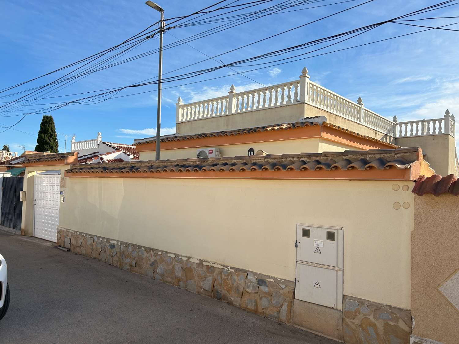 Villa de 2 dormitorios, 2 baños, solárium y 1 piscina privada