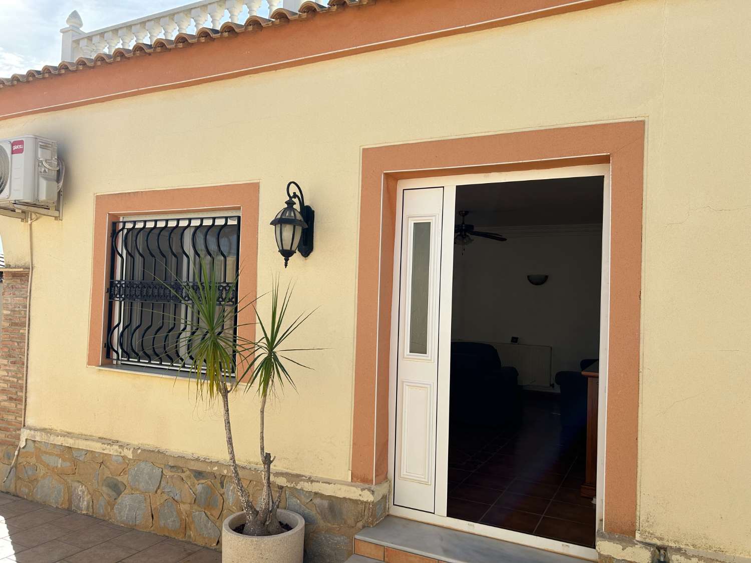 2 bedroom, 2 bathroom villa, solarium and 1 private pool