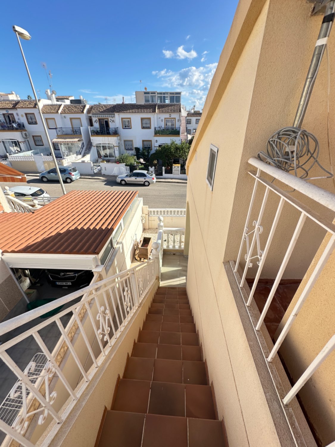 Fristående bungalow / villa med 2 sovrum, 1 badrum, allt på bottenvåningen, totalrenoverat i övre Orihuela costa