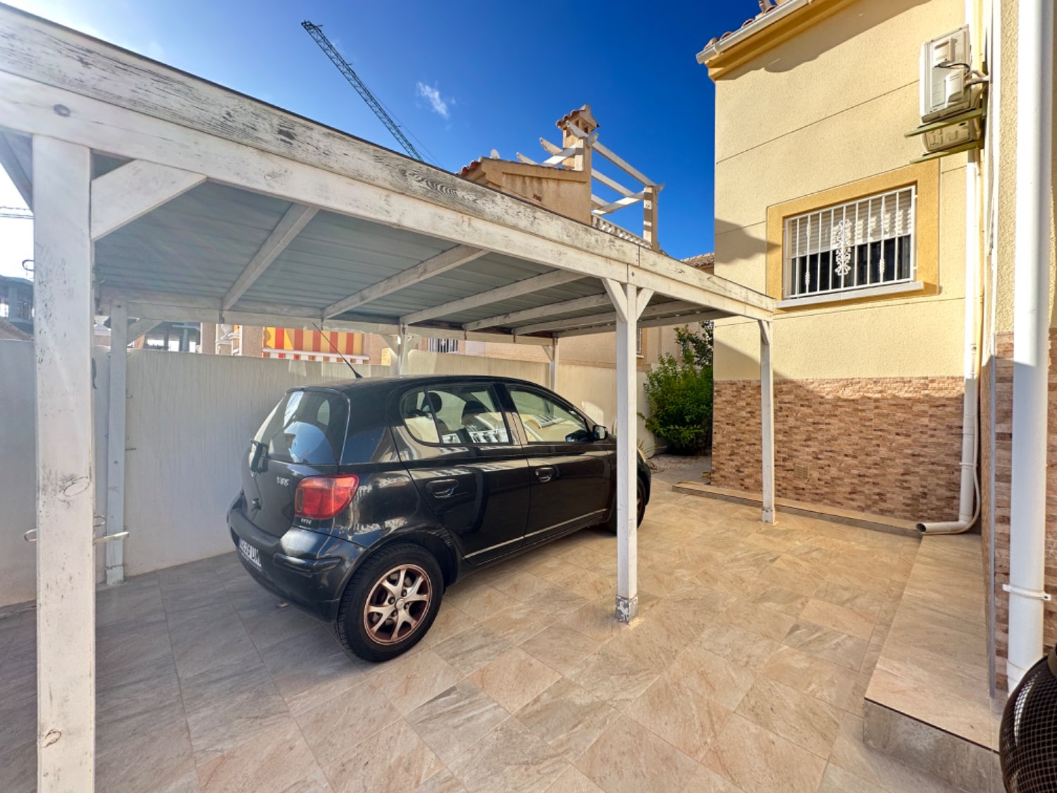 Detached bungalow / villa with 2 bedrooms 1 bathroom all on the ground floor completely refurbished in the upper Orihuela costa